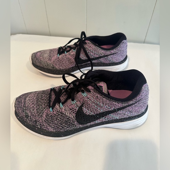 Nike Lunarlon running shoes - Picture 2 of 8